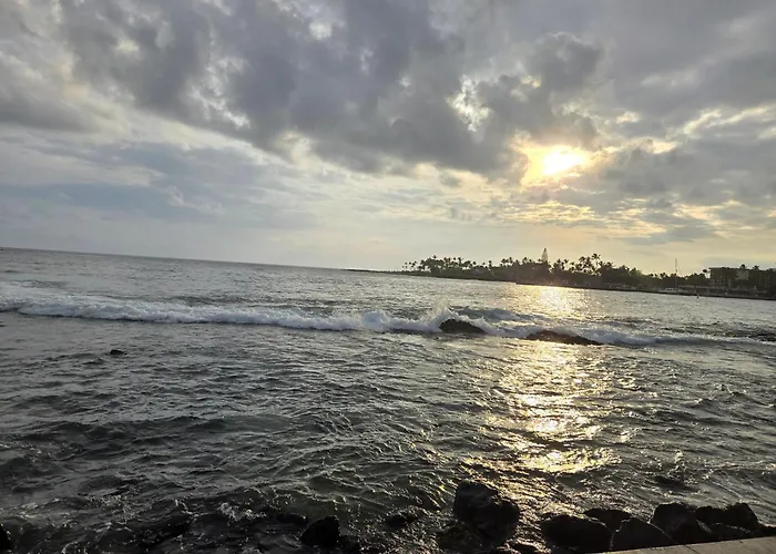 Kona Mansions
